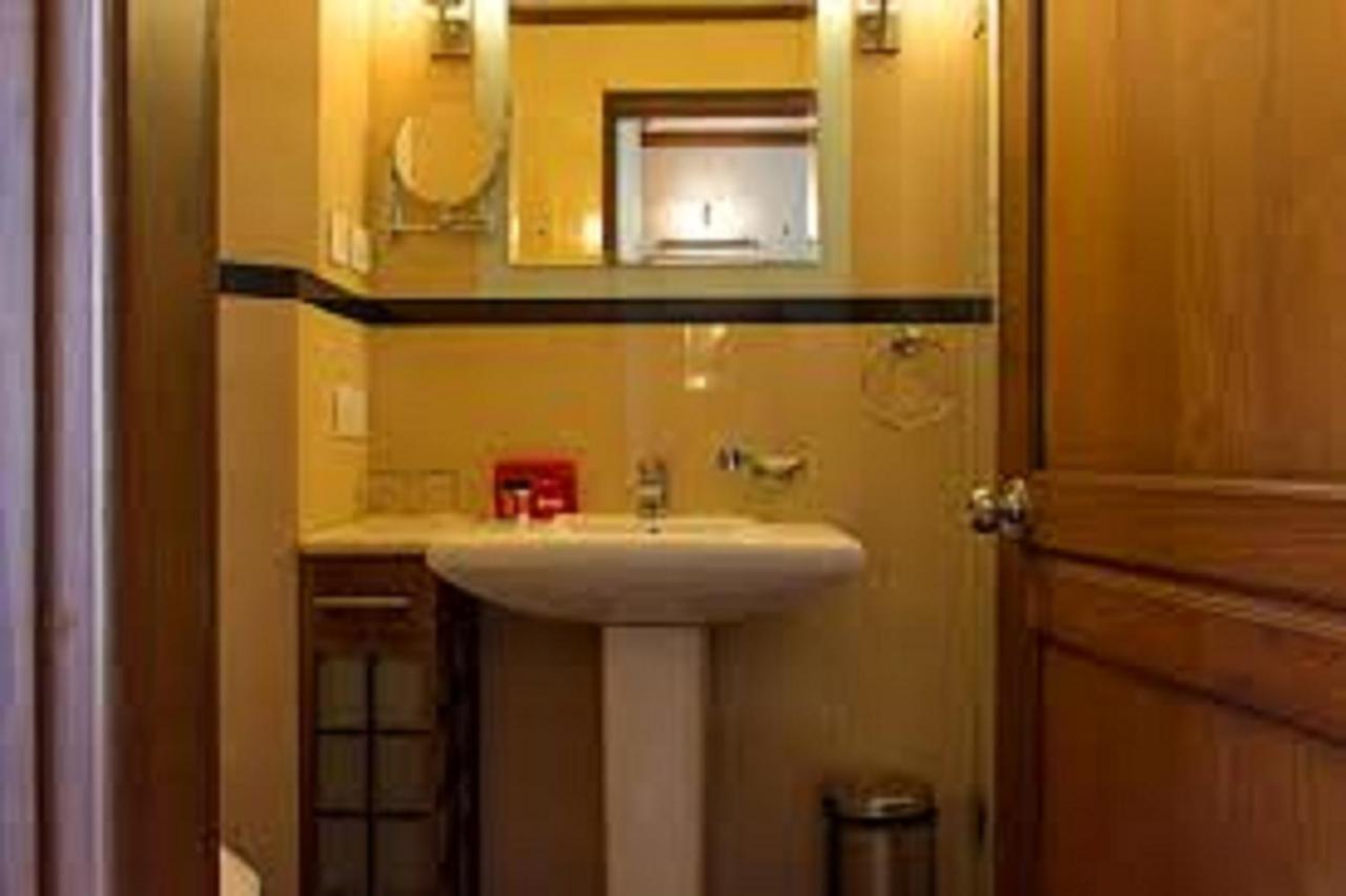 קולאם Nani Hotel מראה חיצוני תמונה